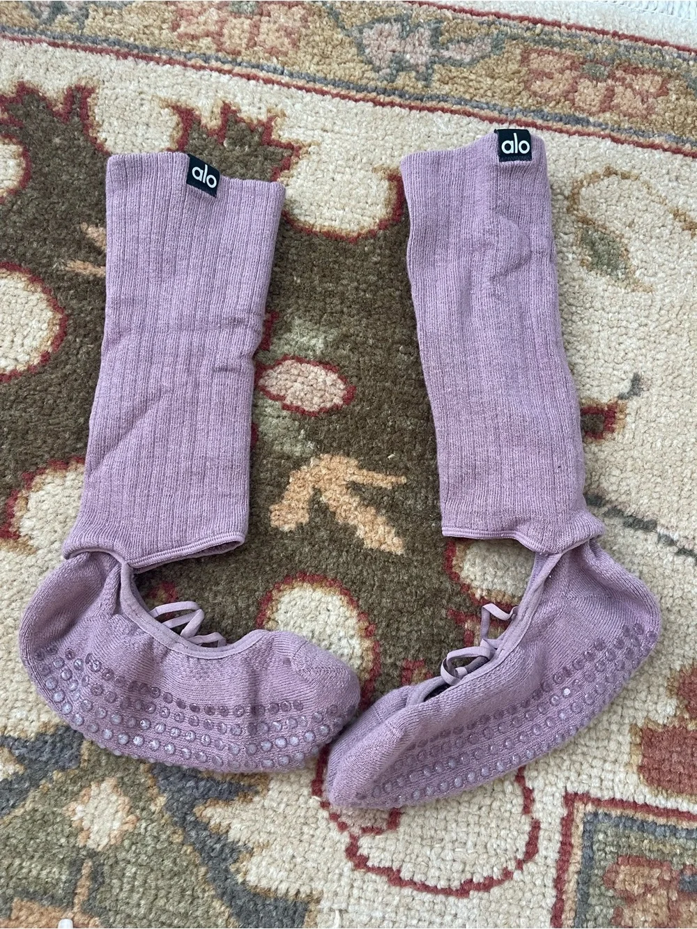Alo Grip Leg warmer Socks